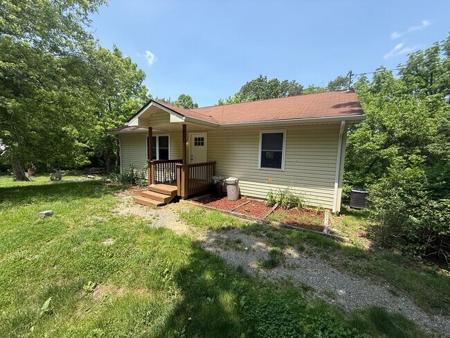 Three Bedroom One Bath home available in C... - Three Bedroom One Bath home available in C...