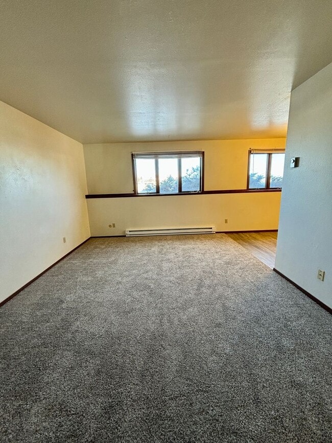Photo - 744 Darby St Unit 744