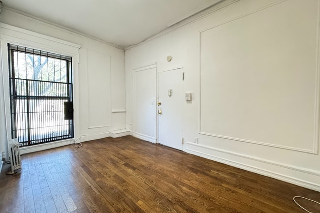 Building Photo - 2 W 130th St Rental