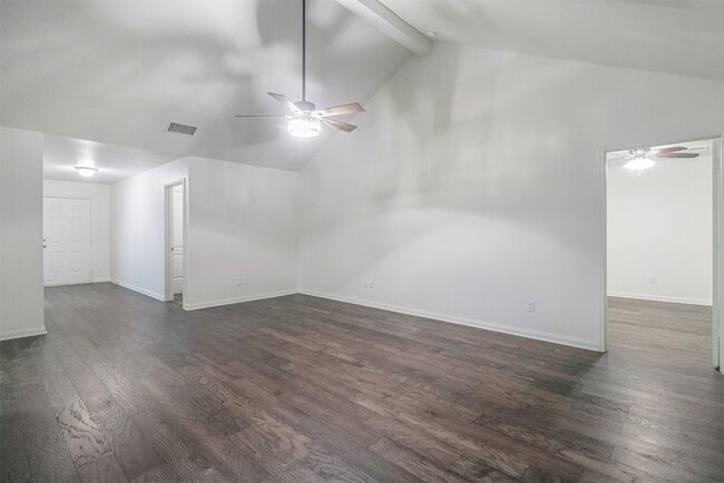 Photo - 1208 Bluffview Dr