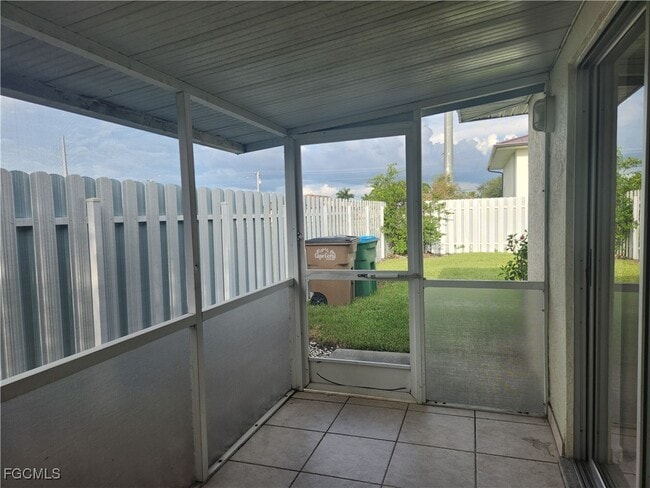 Photo - 1623 SW Santa Barbara Pl