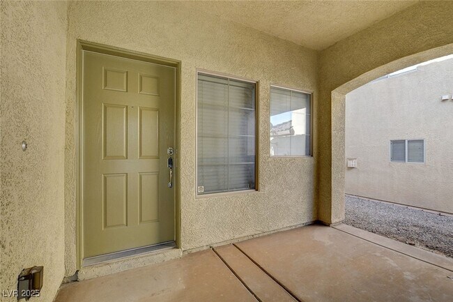 Photo - 1068 Riddle Glen St House