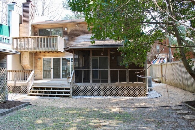 Spacious, Open Floor Plan at the end of 81... - Spacious, Open Floor Plan at the end of 81... House