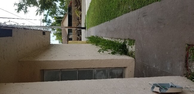 Photo - 5913 Lincoln St