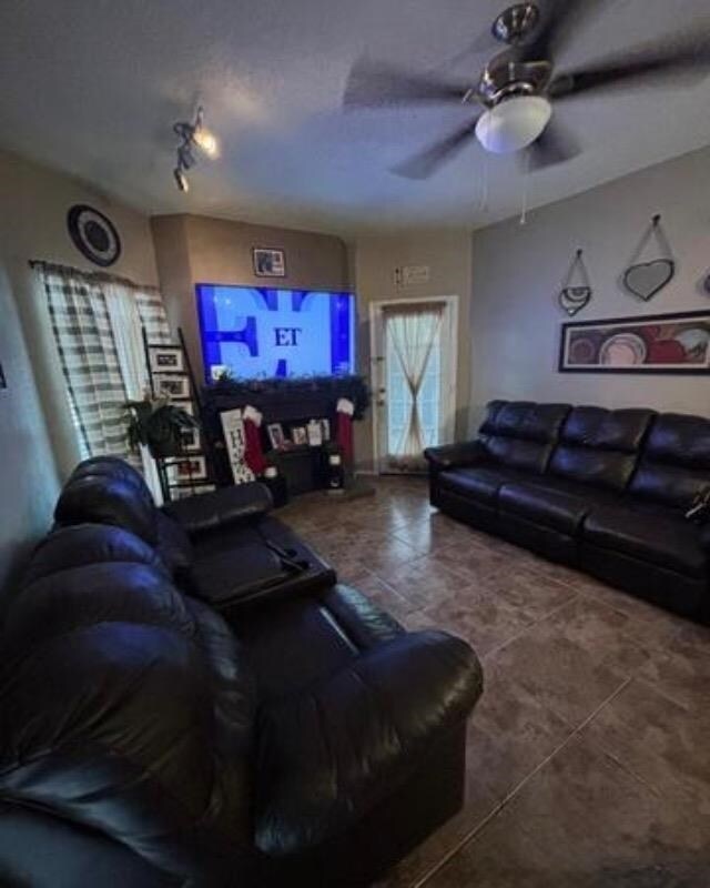8655 Datapoint Dr Unidad 205