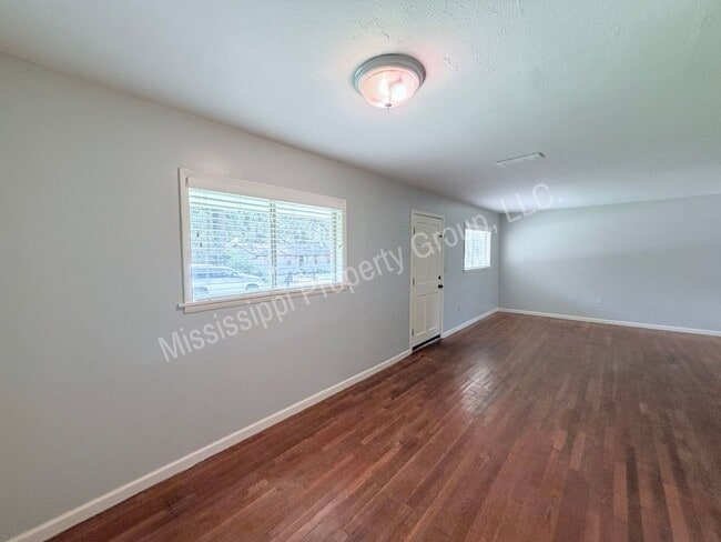 1214 Beanland Dr