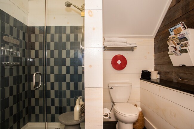 310 6th Street SW Unit B (Ground Floor)