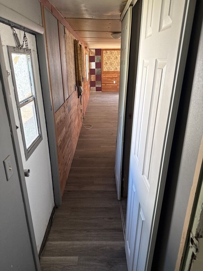 Photo - 2 bed 1 bath mobile home located on south side of Sterling.  Close to park and hospital.