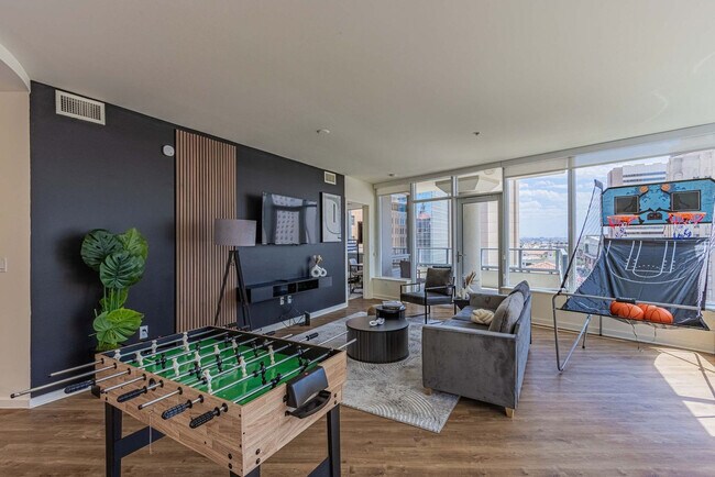 Building Photo - 44 W Monroe St Unit ID1281569P Rental