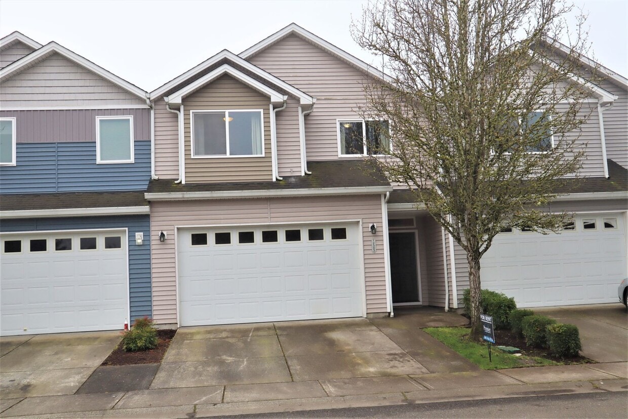 Photo - Beautiful 3-Bedroom Town-Home in the Evergreen Neighborhood for Rent - 12503 NE 70th Cir,