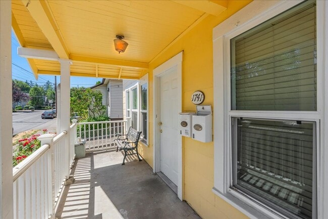 Photo - 1741 SE Linn St Apartment Unit A