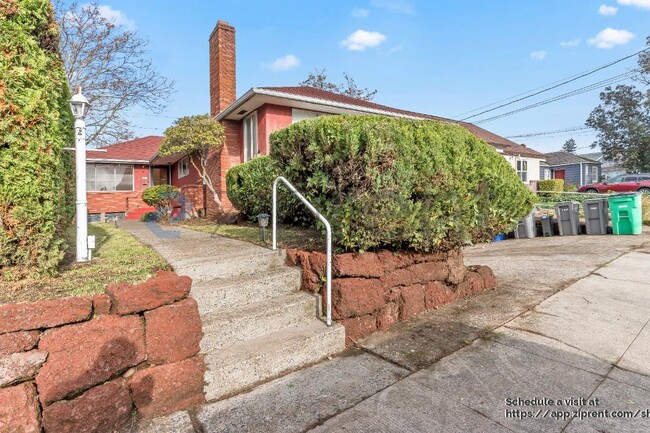 Photo - 6115 NE Clackamas St