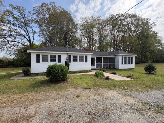 Photo - Fully furnished house on the outskirts of town.