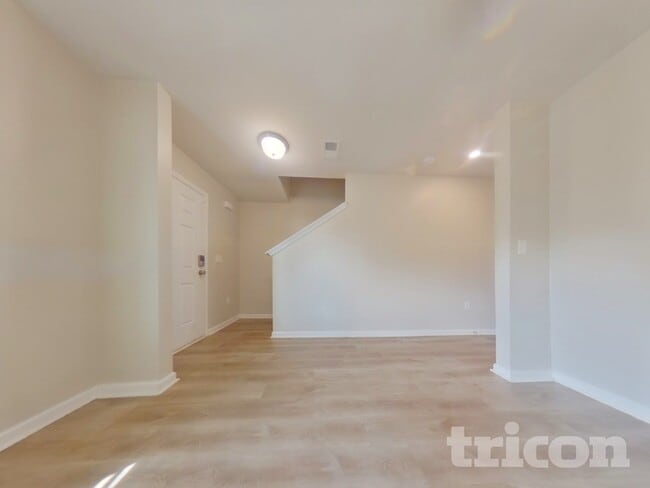 Photo - 133 Glendale Blvd