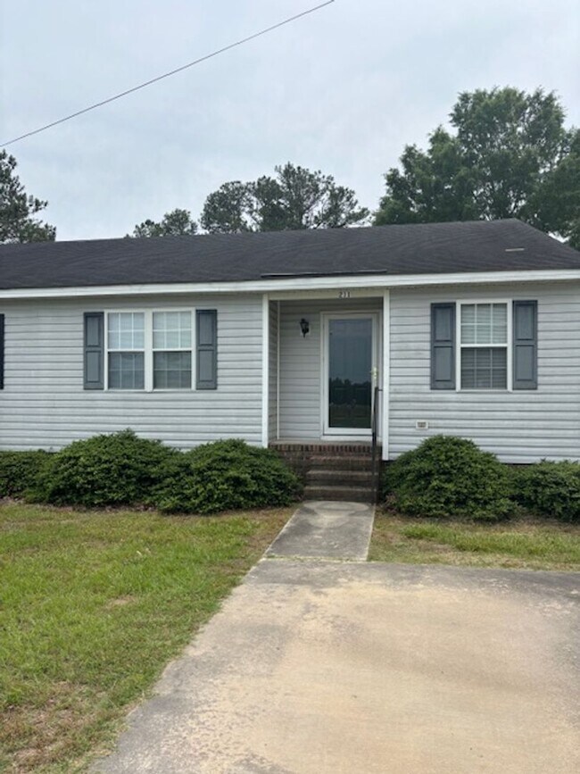 Photo - 213 E Cedar St House