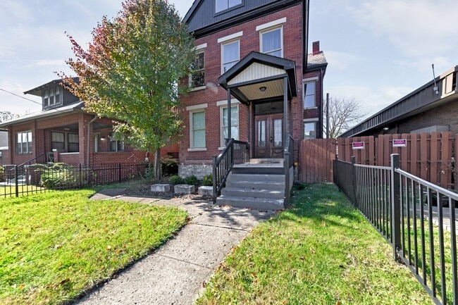 Building Photo - 1187 S High St