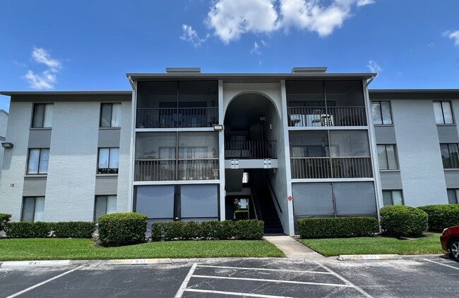 Building Photo - Beautifully Updated 2 Bedroom, 2 Bath Top ... Rental