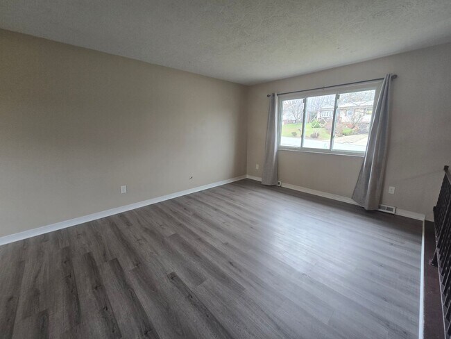 Photo - 3 Bedroom Split Entry - Gateway School District