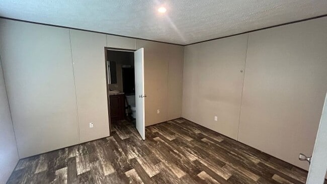 Photo - 301 Henning Dr