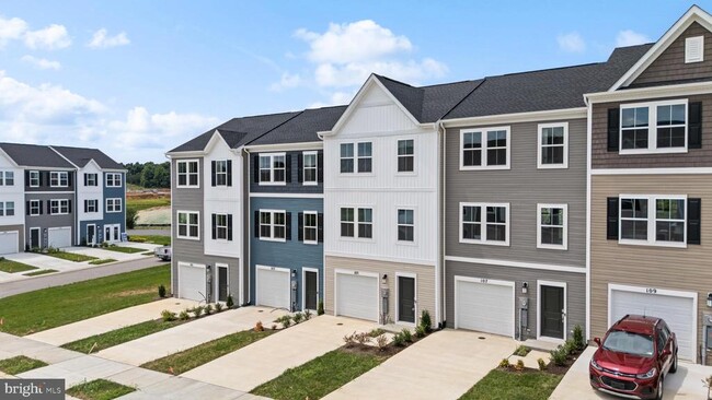 Photo - 105 Milburn Dr