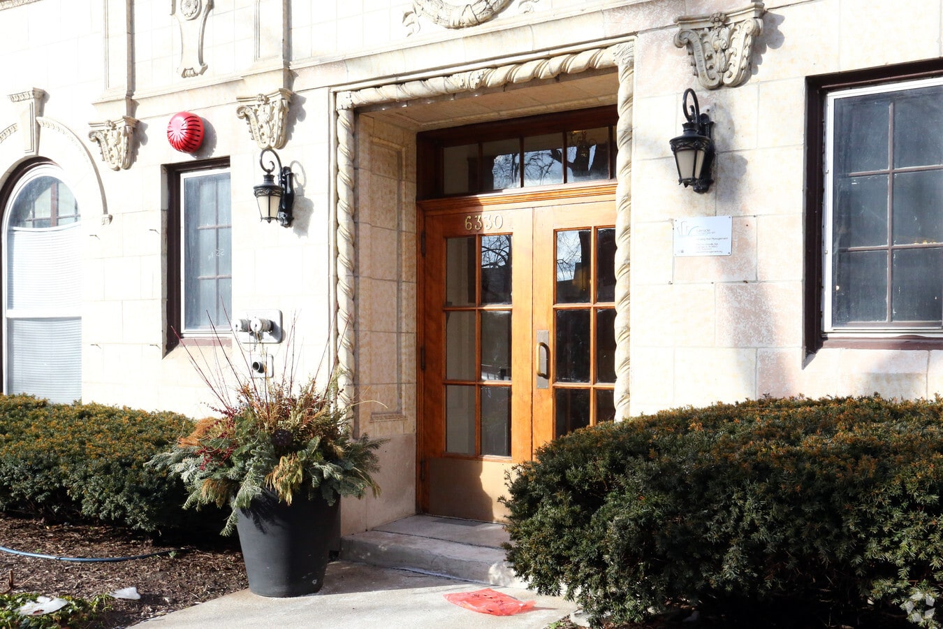 Photo - Lakeside Edgewater Neighborhood Apartments