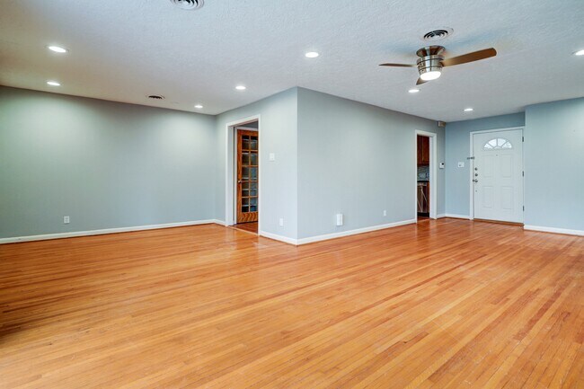 Photo - 8610 Bevlyn Dr