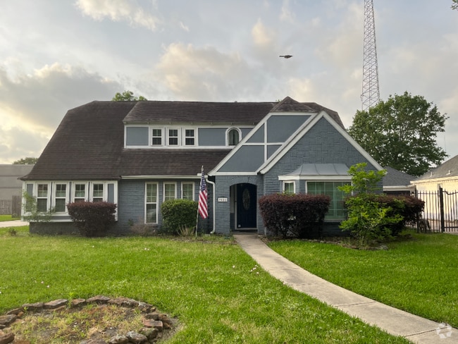 Building Photo - 7906 12 Fairway Ln Rental