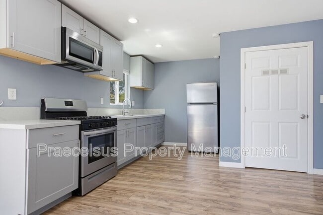 311 Date St