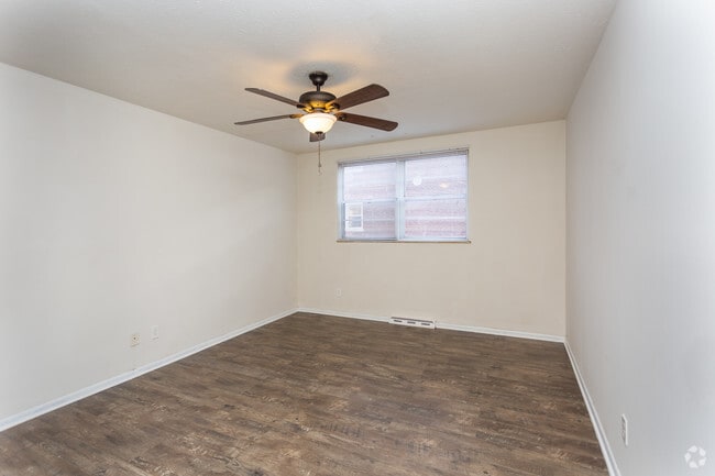 Dormitorio Alexander - Windsor's Lakewood Properties