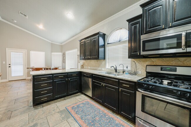 Photo - 3906 Oporto St