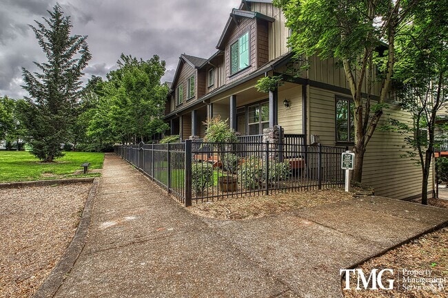 Building Photo - Modern Adorable 2 Bedroom Home in Hillsboro! Unit 1494 Redspire