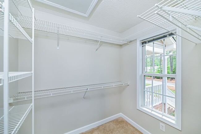 Photo - 10 Hampshire Ln