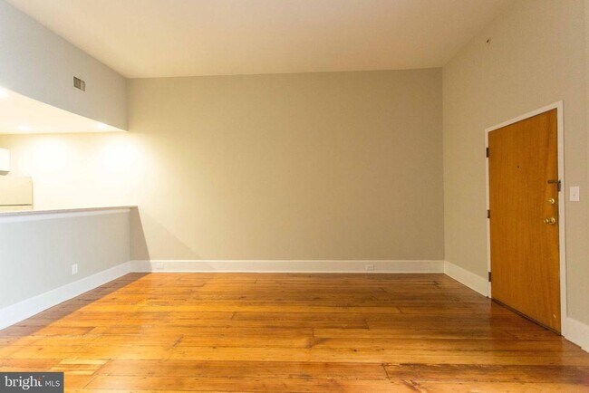 Photo - 727 Spruce St Unit 1B