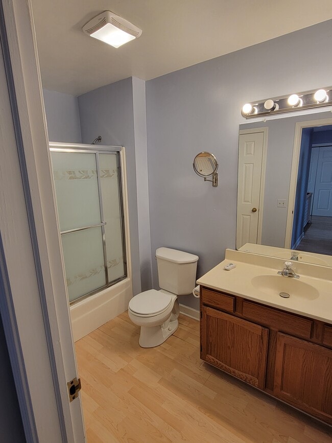 2116 Rugen Rd Unit D