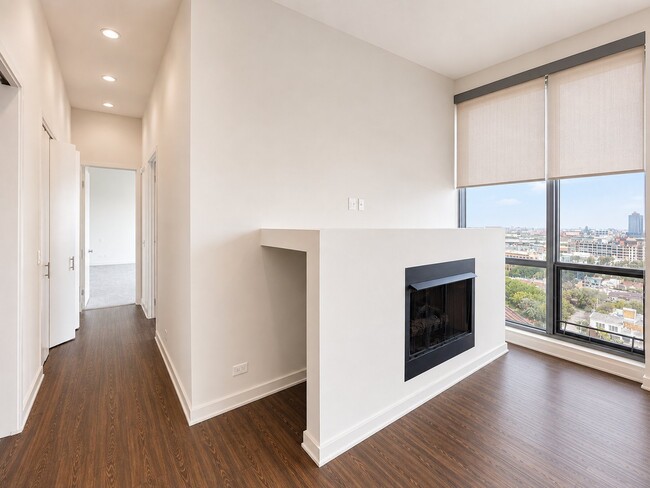 Photo - 900 W Huron St Unit 914