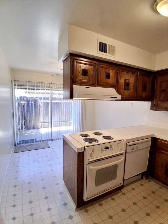 1493 W Fairmont Ave Unit C