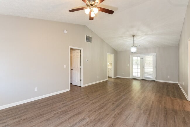 Photo - 110 Hunters Keep