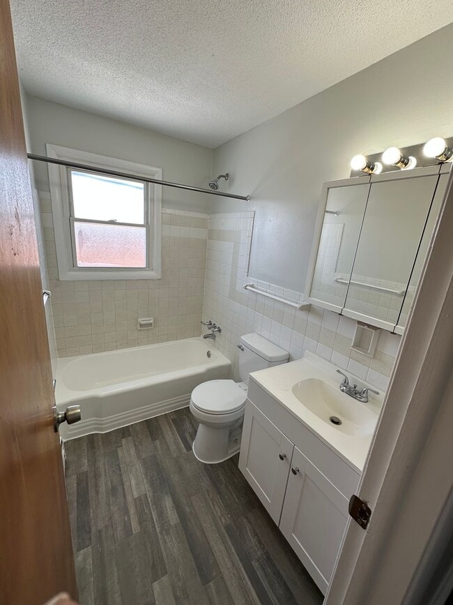 Photo - 2 bed 1 Bath Apartment Home located in Speedway! Wayne Township