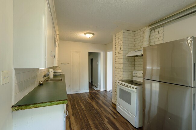 Photo - 1408 Clearbrook Rd