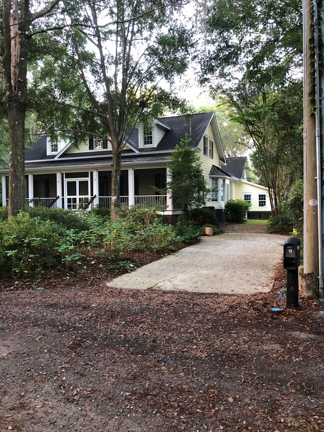 Front - 15 Morven Ln Rental
