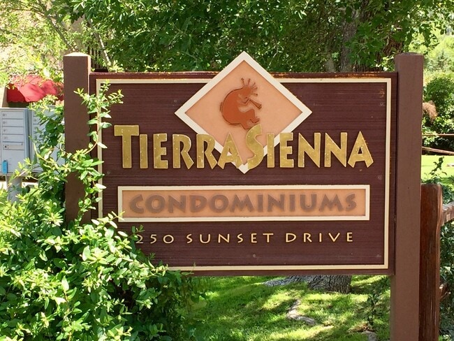 Building Photo - Tierra Sienna Condo Unit 19