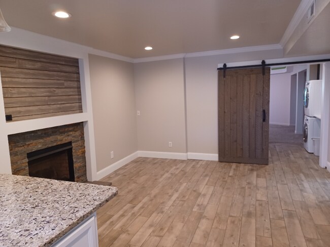 Photo - 1137 Heather Cir