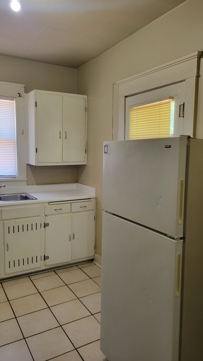 Photo - 808 SW 11th St Unidad 4