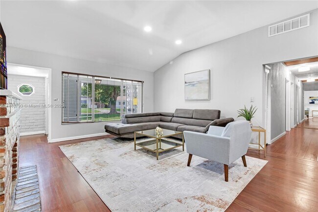 Photo - 460 NW 88th Terrace