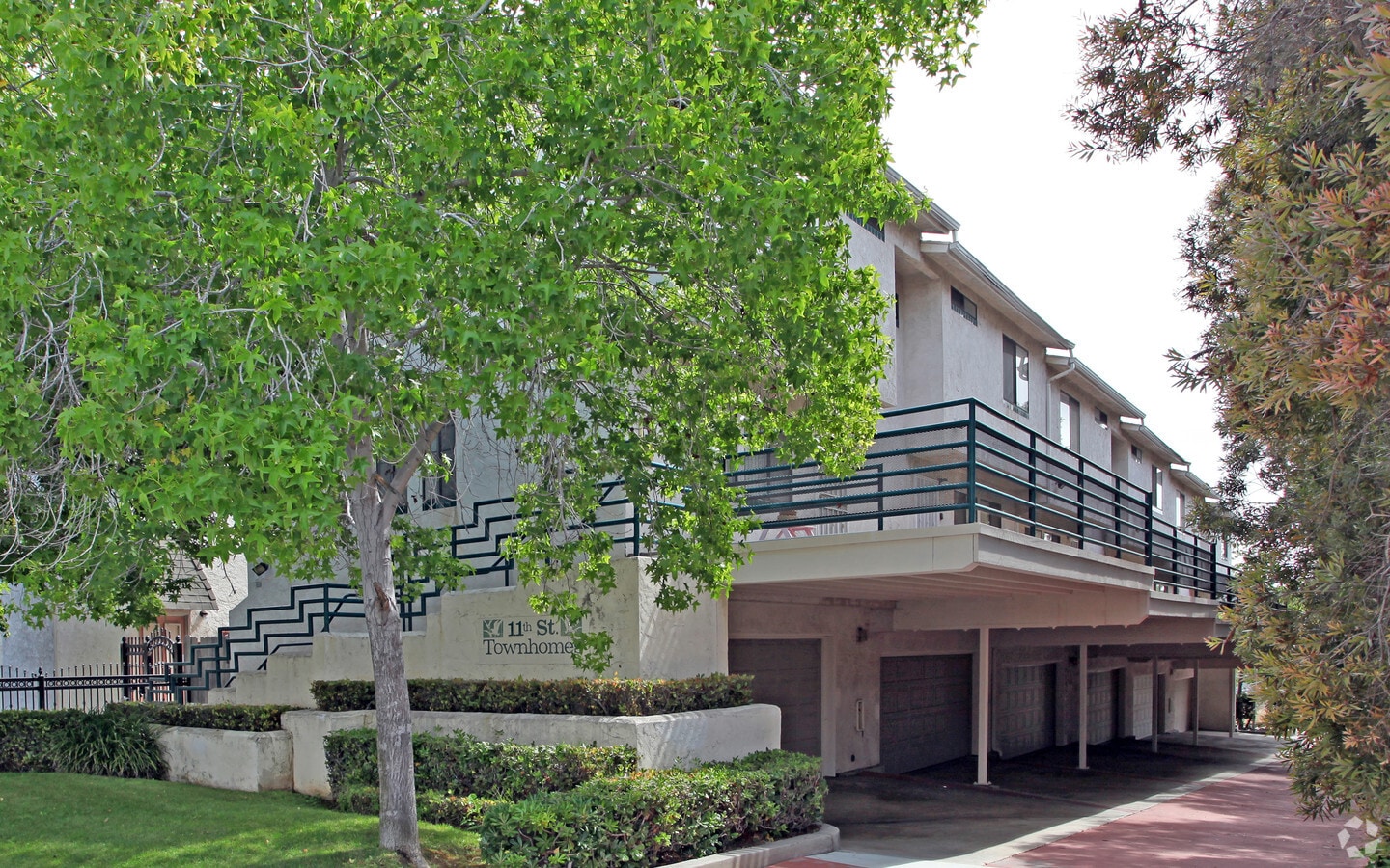 11th Street Townhomes - 11th Street Townhomes