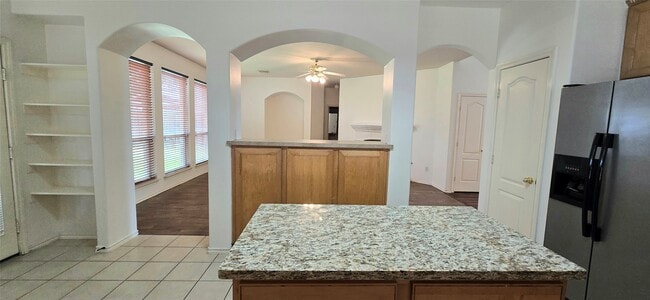 Building Photo - 21038 Narrow Gate Dr