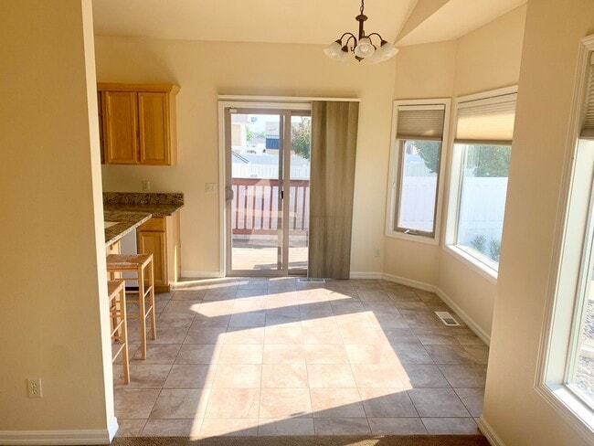 Photo - Beautiful 3 bed 2 bath condo on the west end!