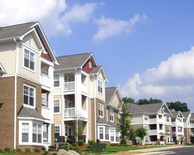 Nia Point Apartments Exterior