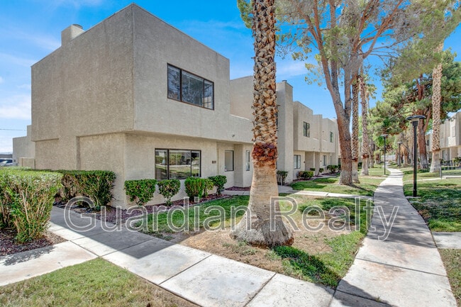 Building Photo - 2639 Jacyra Ave