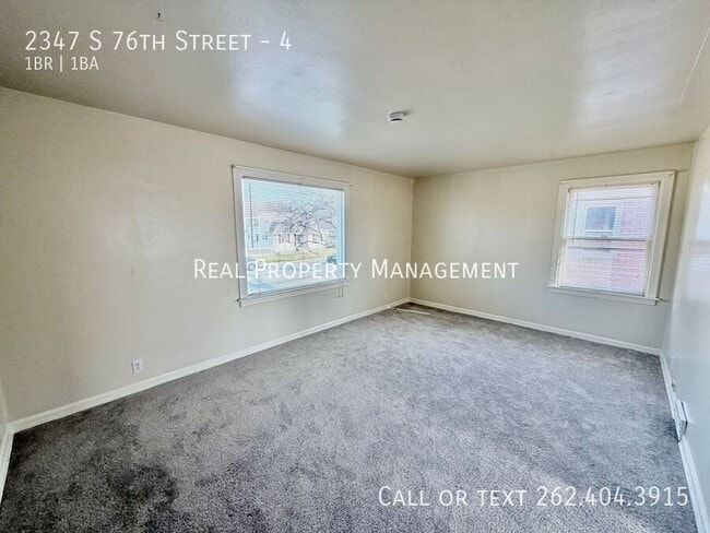 Photo - 2347 S 76th St Unidad 4